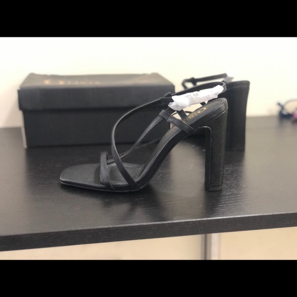 Size 8 black heels, never worn. Brand new - Picture 2 of 6